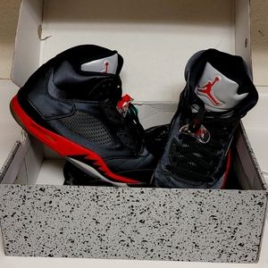 Black /Red Retro 5 Jordans sz 12